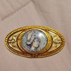 Source Unknown Gold and Cream Portrait Brooch